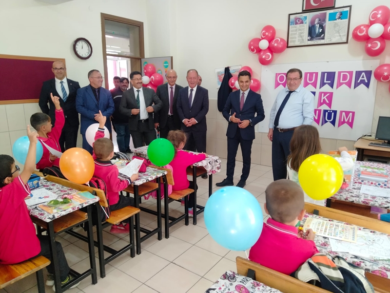 2023-2024 yılı eğitim öğretim yılı ilköğretim haftası tören programı Ayvatlar İlkokulu'nda icra edildi