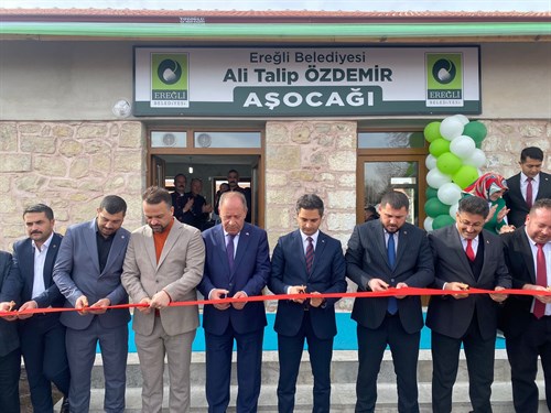 Kaymakamımız sayın Oğuz Cem Murat, Ereğli Belediyesi tarafından yaptırılan Ali Talip Özdemir Aşocağı'nın açılış programına katıldı.